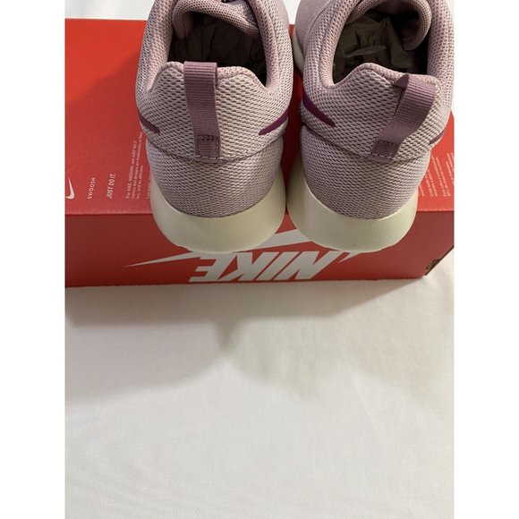 New Women’s Size 8.5 Plum Nike Roshe One Running Shoes 844994 501 - Picture 7 of 10